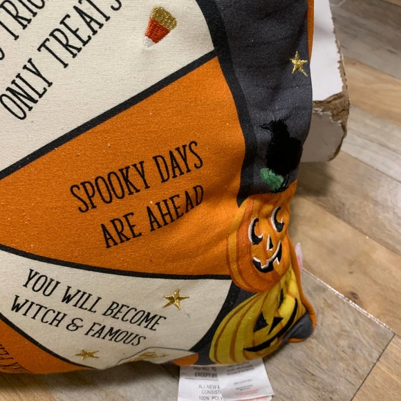 Isaac Mizrahi Fortune Teller Wheel Throw Pillow Halloween Decor Arrow Spins 18" - Picture 9 of 12